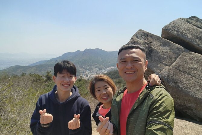 4-Hours Hiking and Tasting Rice Wine in the Mountain of Busan - Guides who shape the experience