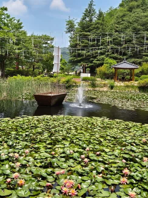 Andong: UNESCO Sites, Mask Dance, and Secret Garden & Bridge - Buyongdae for the Nakdong River view