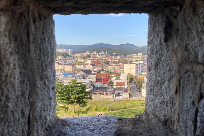 Beyond Seoul: Starfield Library, Hwaseong Fortress & Cave Quest - What to expect at the lunch stop