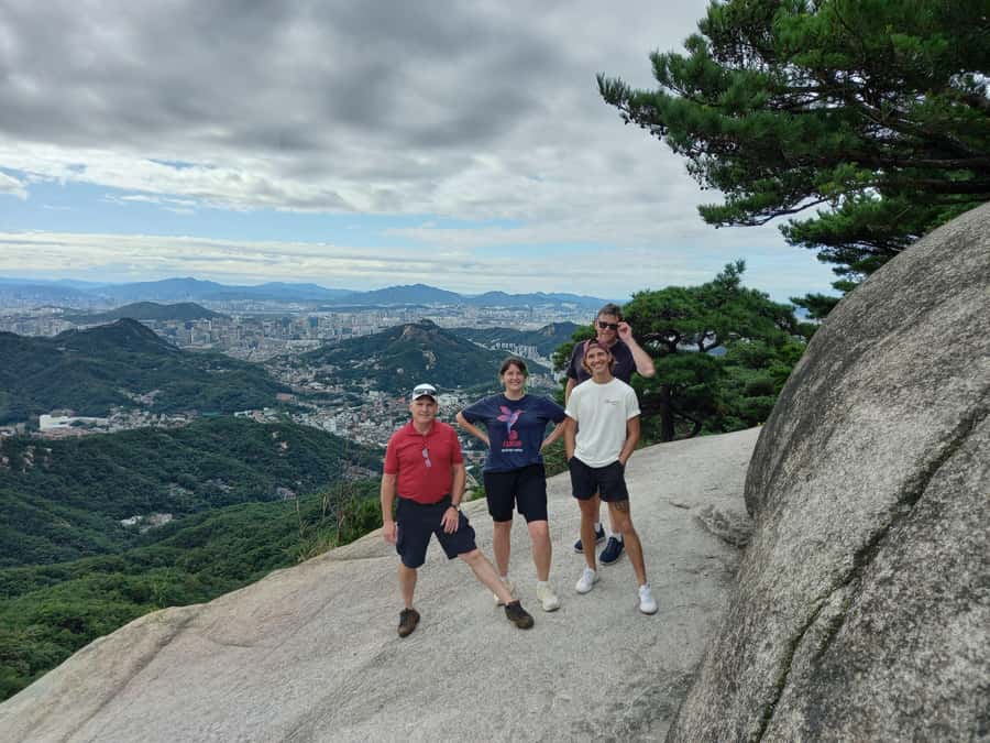 Bukhansan mountain hiking tour - 6 hours - Why Bukhansan works so well in a Seoul itinerary