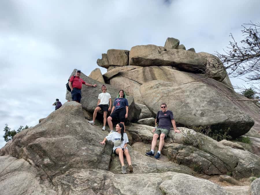 Bukhansan mountain hiking tour - 6 hours - The first climb: Gugi office to Daenammun Gate