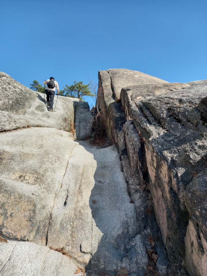Bukhansan mountain hiking tour - 6 hours - Paul Koo’s role on the trail