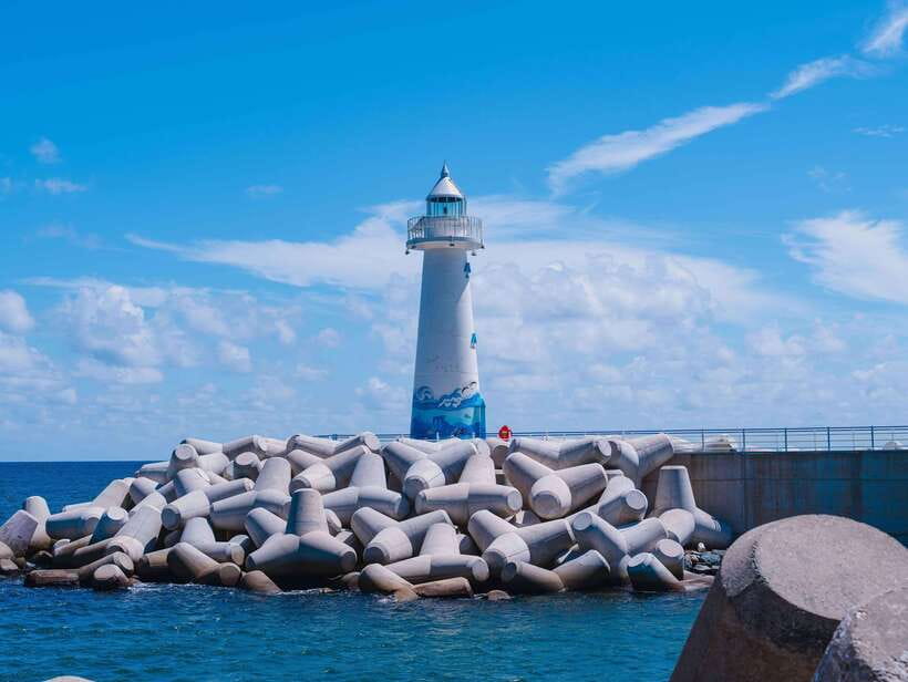 Busan: Gamcheon Village and Haeundae Blueline Park Tour - Huinnyeoul Munhwa Maul and the quieter coastal stop
