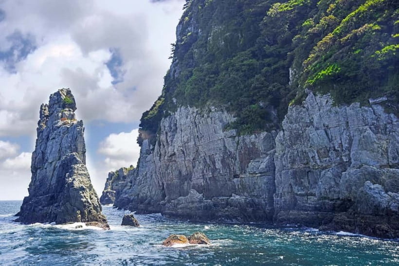 Busan: Geoje Coastal Escape, Sea Breeze, Oedo Botania Island - Haegeumgang Lion Rock adds a short, dramatic stop