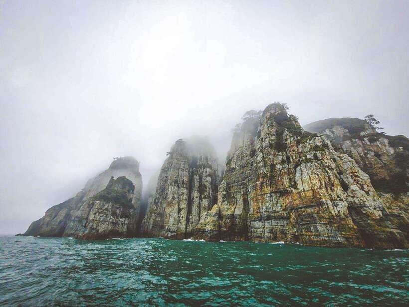 Busan: Geoje Coastal Escape, Sea Breeze, Oedo Botania Island - The village tunnel changes the mood again