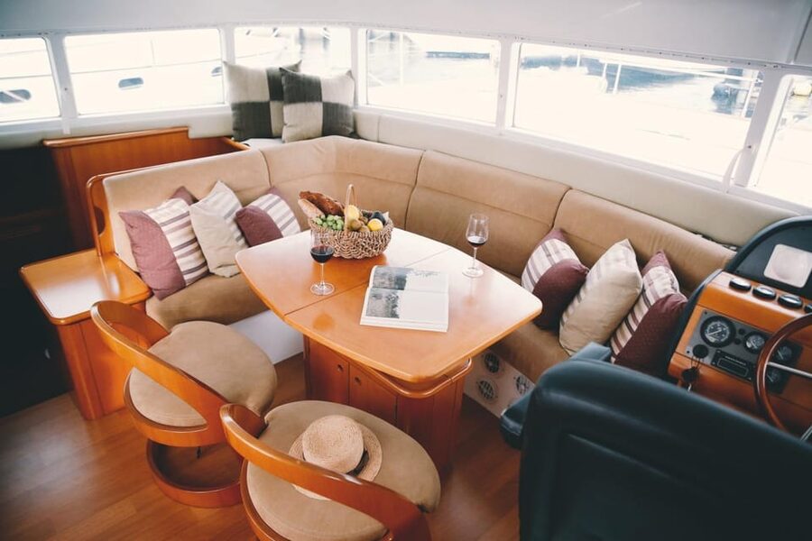 Busan: Group Sightseeing Yacht Cruise with Snacks and Drinks - Who should book this yacht ride?