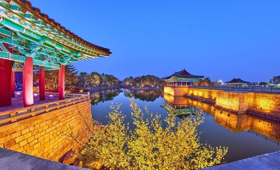 Busan: Gyeongju Guided Day Trip to Three Kingdoms Capital - Bulguksa Temple and the meaning behind its stonework