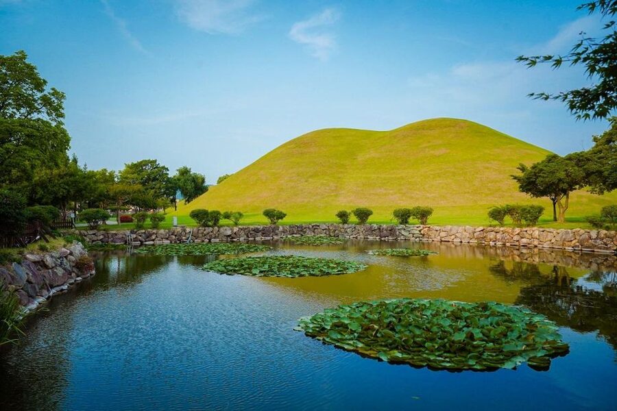 Busan: Gyeongju Guided Day Trip to Three Kingdoms Capital - Lunch is flexible, not included