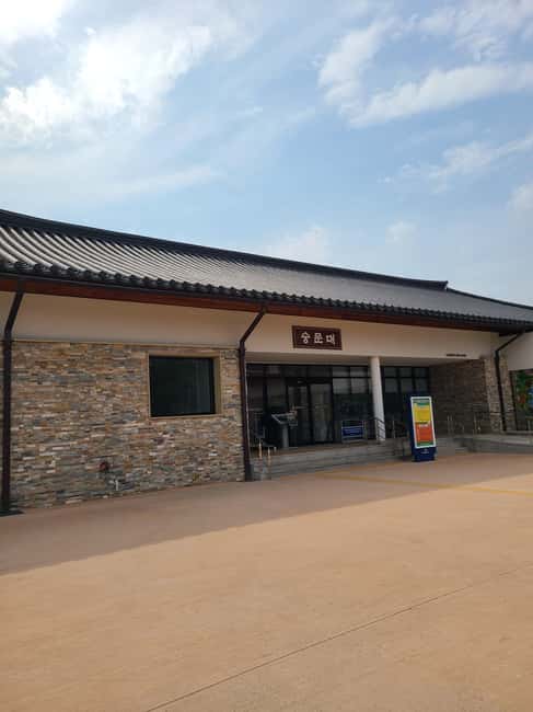 Busan: Gyeongju UNESCO Legacy Tour with National Museum - Daereungwon and Woljeonggyo Bridge
