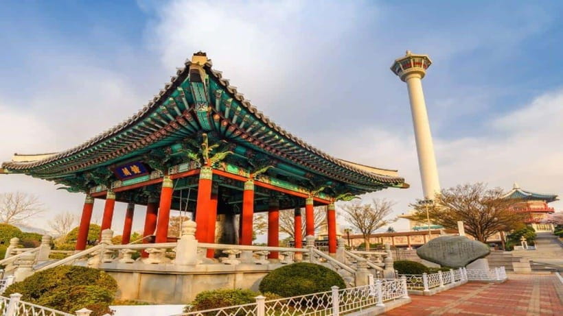 Busan: Jagalchi Market & Gamcheon village Walking Tour - Key points at a glance