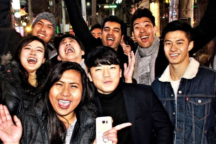 Busan: Pub Crawl with Friends - Friday at Gwangalli Beach