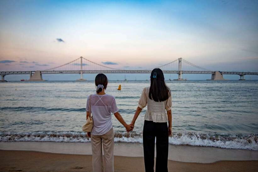 Busan's Best: Sea Temples, Yacht Tour & Sky Capsule Day Tour - Haedong Yonggungsa Temple beside the waves