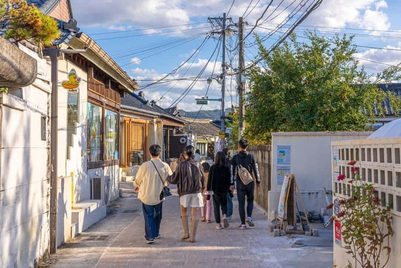 Busan: Winter Healing Park and (Gyeongju/Daegu) One Day Tour - Gyochon Village and the Choi family story