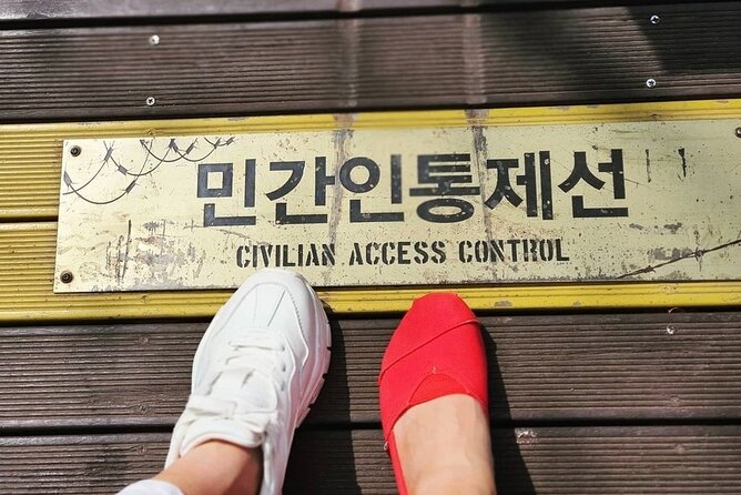 [DMZ Adventure] DMZ and optional Boat Voyage in River - Entering the DMZ with a passport check