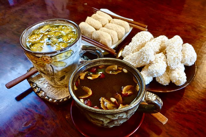 Downtown Seoul Guided Food & Market Tour with 8+ Local Tastings - The secret dish and the final tea stop in Insadong