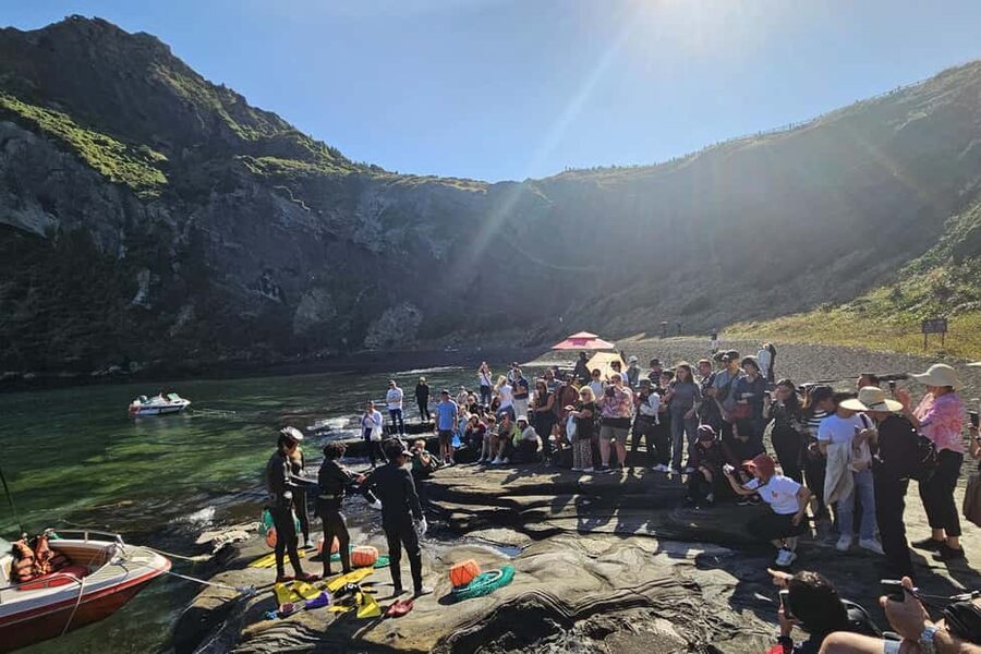 East Jeju: Day Tour with Seongsan Peak & Haenyeo Performance - Seasonal East Jeju scenery