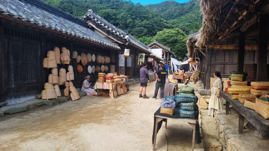 From Seoul: Dae Jang Geum Park Historic K-Drama Set Tour - The chance to watch a drama being filmed