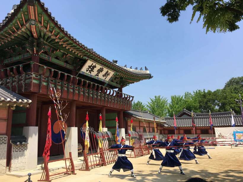 From Seoul: Starfield Library, Hwaseong, Gwangmyeong Cave - Hwaseong Fortress: the strongest historical stop