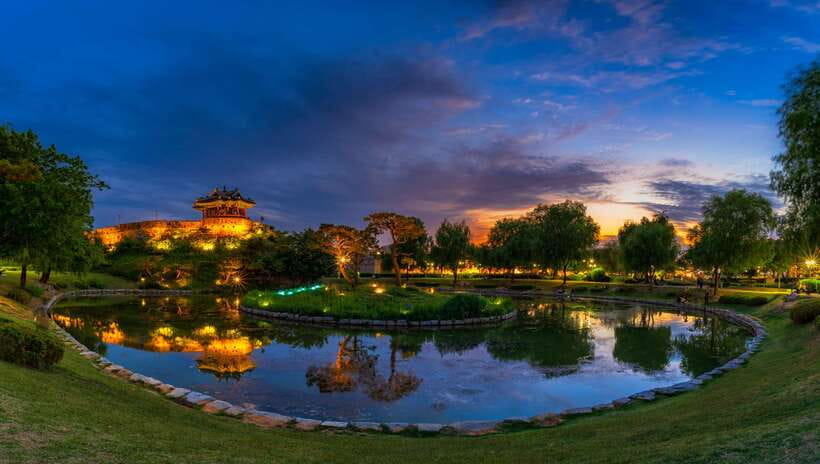 From Seoul: Suwon Hwaseong Fortress Night Tour - Why Suwon Hwaseong works so well at night