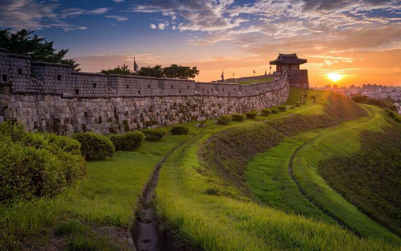 From Seoul: Suwon Hwaseong Fortress Night Tour - Walking the UNESCO-listed fortress