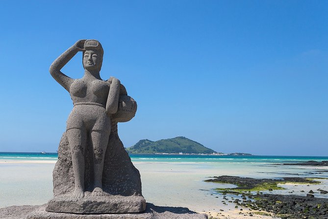 Full Day Essential Jeju Island Private tour for West Course - Choosing between Jeongbang and Cheonjeyeon Falls