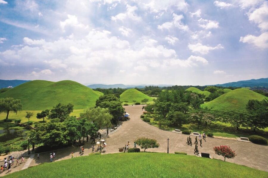 Gyeongju: UNESCO Heritage Tour Including Bulguksa Temple - Bulguksa Temple begins the historic journey