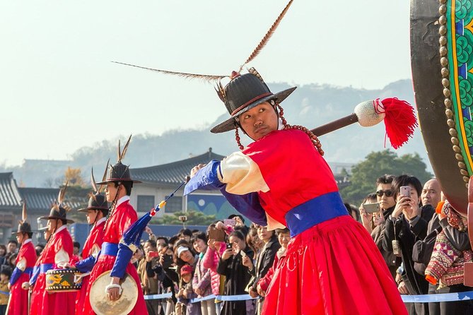 Half day Morning Seoul City Tour(Temple & Gyeongbok Palace) - The National Folk Museum and everyday Korean life