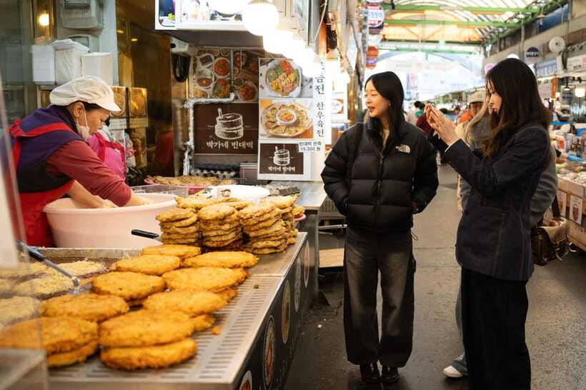 Hidden Stories & Flavors: Traditional Market Food Tour - Why the food and conversation work well together