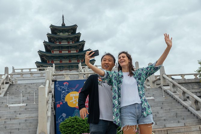 Highlights & Hidden Gems With Locals: Best of Seoul Private Walking Tour - Key points at a glance