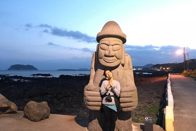 Jeju Customize Private VAN Tour of East or West or South (~8pax) - Seogwipo Maeil Olle Market for the most local finish