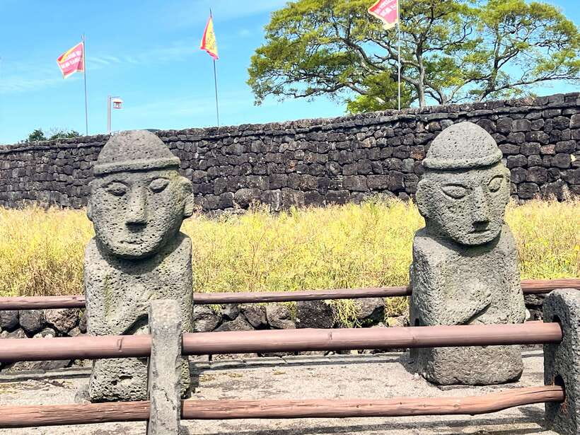 Jeju: East of Jeju Island Bus Tour from Seogwipo City - Gwangchigi Beach and Seongsan Ilchulbong