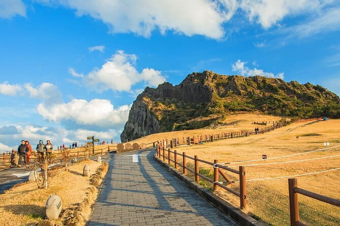 Jeju Eastern Cultural Exploration Day Tour - Why this route works for a first day in eastern Jeju