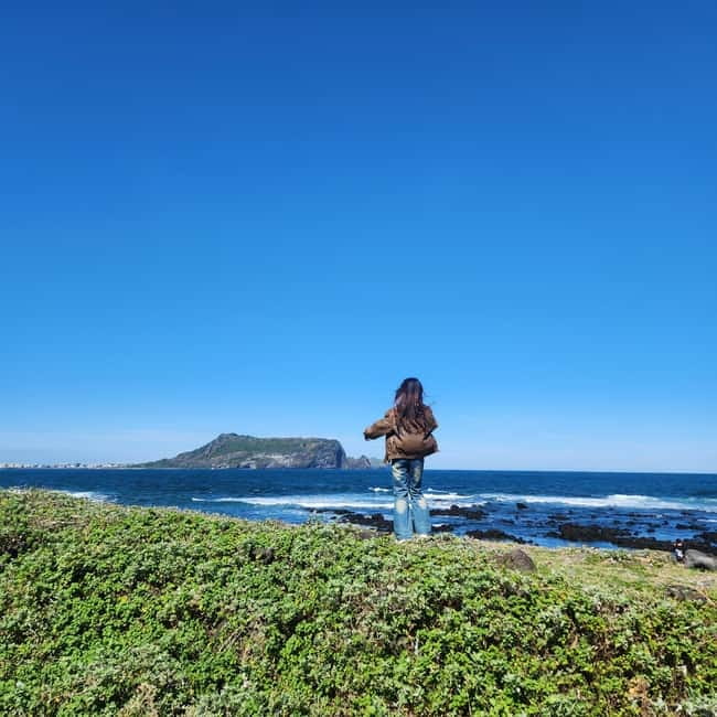 Jeju: Eastern Jeju UNESCO Spots Day Tour - Hamdeok Beach and the first look at Jeju’s coast