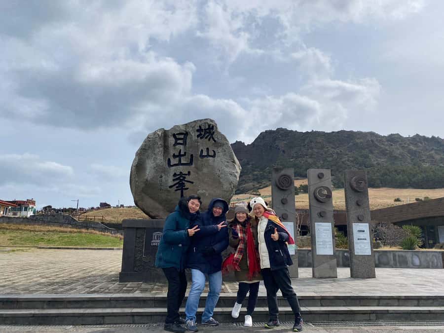 Jeju: Eastern UNESCO Join in Tour (Seongsan, Haenyeo) - What the guides add to the day