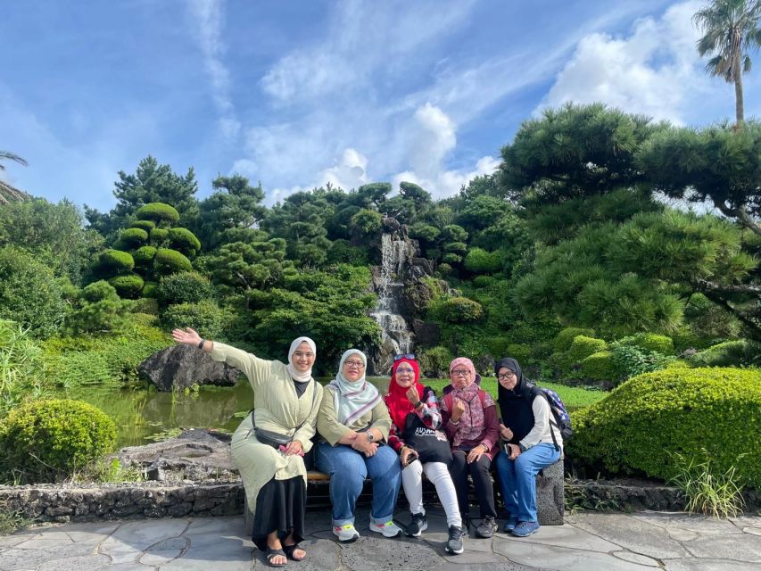Jeju: Eastern UNESCO Sites Tour with Haenyeo Show - Guides, pacing, and what the $55 covers