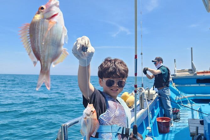 Jeju Hidden Gem Sea Boat Fishing Tour with Lunch - Why this short Jeju outing works so well
