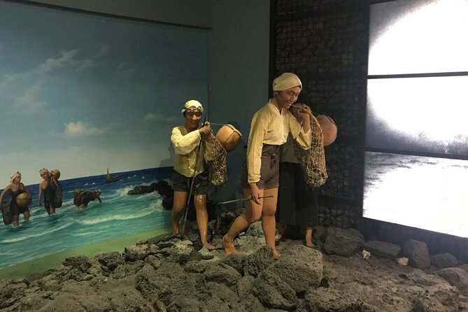 Jeju island Eastern UNESCO site Full Day Guided Tour - Seongeup Folk Village shows Jeju’s older rural side