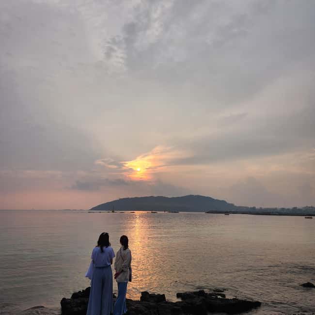 Jeju Island: Sunrise Guided Tour with Hotel Pickup - The short walk to Seopjikoji’s sunrise view