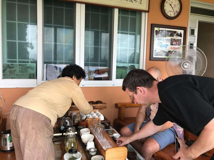 Jeju Island: Van Tour with a Guide Who Most Loves Jeju - Woljeongri is the flexible beach break