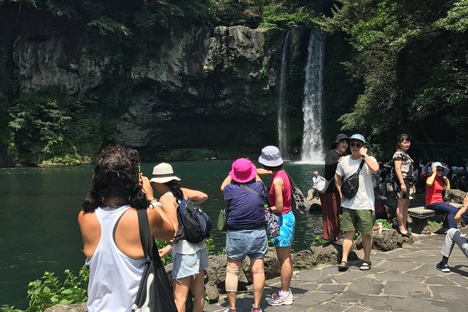 Jeju island: Van tour with a guide who the most loves JEJU - Seongsan Ilchulbong and Jeju’s volcanic story