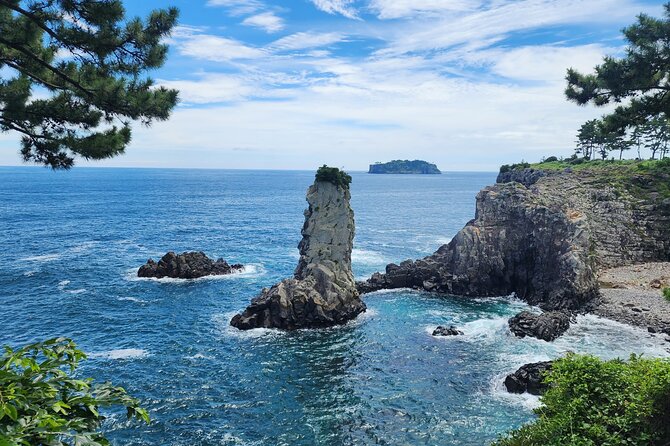 Jeju Premium Small Group UNESCO Day Tour - South Course - Yakcheonsa Temple adds calm and local character