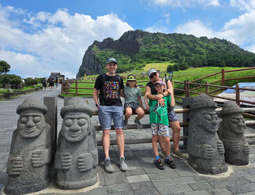 Jeju Private Taxi Tour with a Licenced English Guide-Driver - What the guides add to the day
