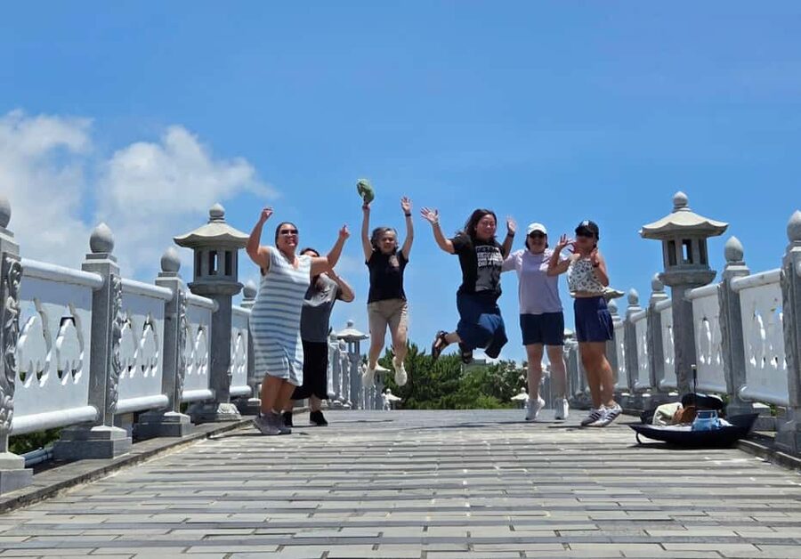 Jeju Private Taxi Tour with a Licenced English Guide-Driver - The real value of $211 for four people