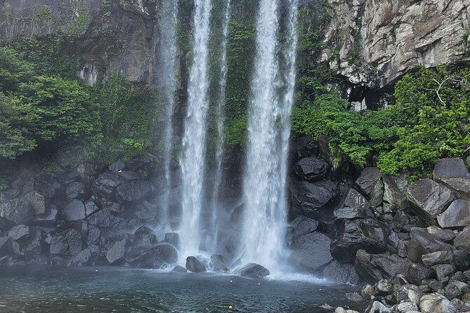 Jeju Private Tour Package-South of Jeju(Mt.Hallasan & Waterfalls) - The Mysterious Road starts the day with a small trick