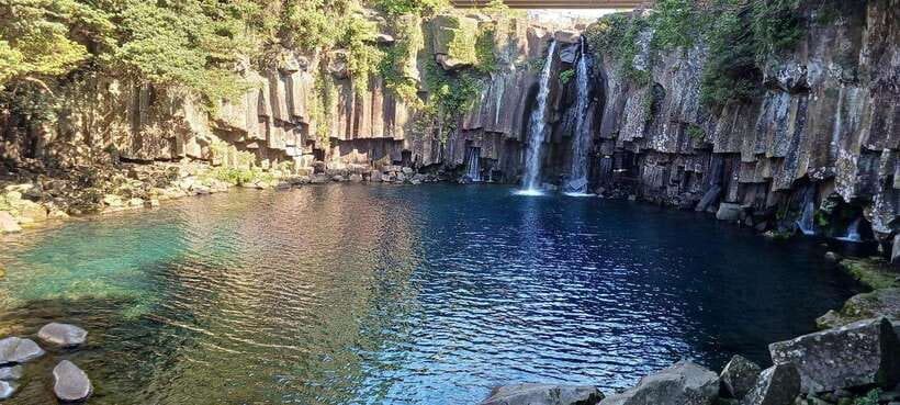 Jeju: Private Tour with an English Guide and a Vehicle - Comfort, timing, and group size
