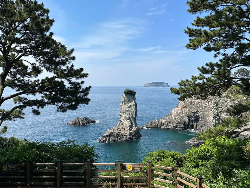 Jeju South: Small Group Healing Tour w/Mt.Halla & Olle Trail - Oedolgae is a quick stop with a strong local feel