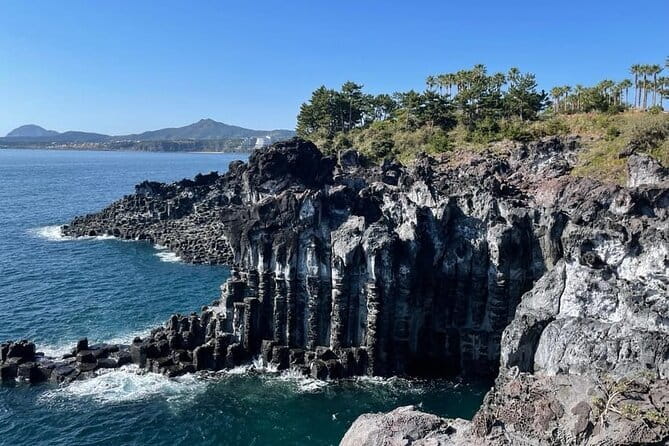 Jeju Southern UNESCO Full Day Tour with Mt.Halla - Jusangjeolli Cliff and Jeju’s volcanic geometry