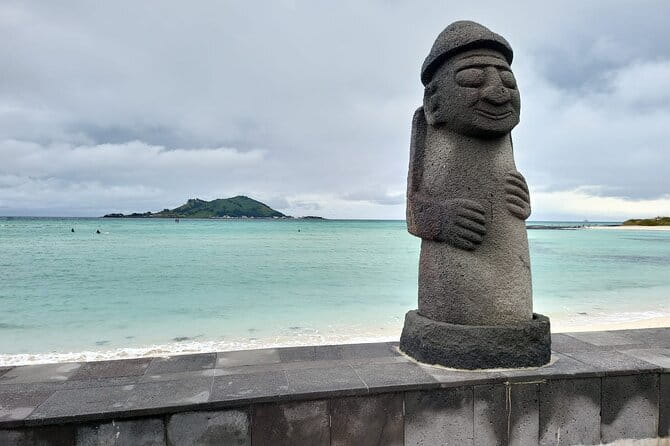 Jeju Unesco Eest course Package Private Van Guided Tour - Haenyeo Museum: meeting Jeju’s women of the sea