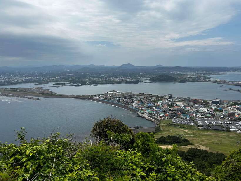 Jeju UNESCO Natural Heritage Private Tour by Certified Guide - What Chan adds to the experience