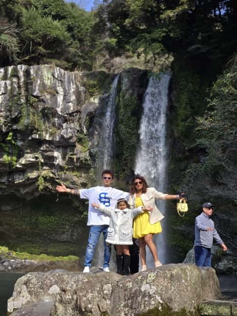 Jeju: West & South Full-Day Authentic Tour - Hallasan foothills and the first weather decision
